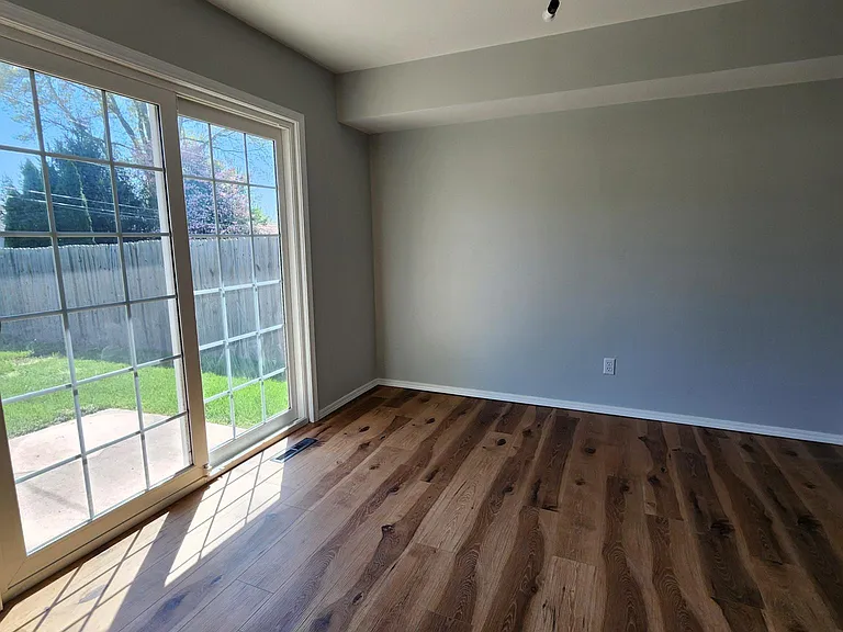 1106 W Wayland St — Photo 11