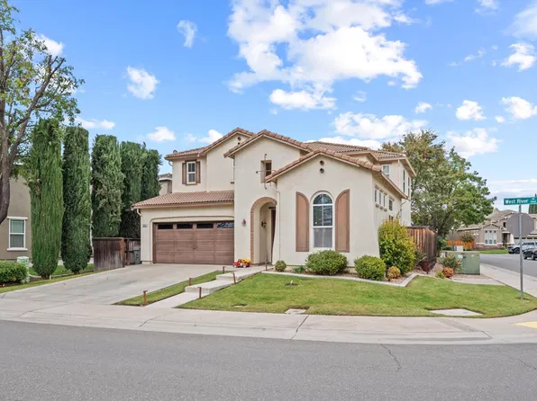 3662 W River Dr, Sacramento, CA 95833