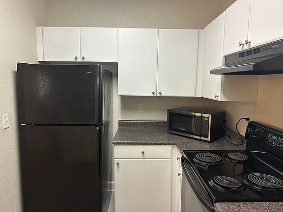 5th image of 204 E South St Unit 3053