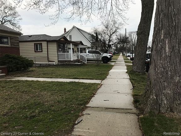 3rd image of 729 Cleophus Pkwy