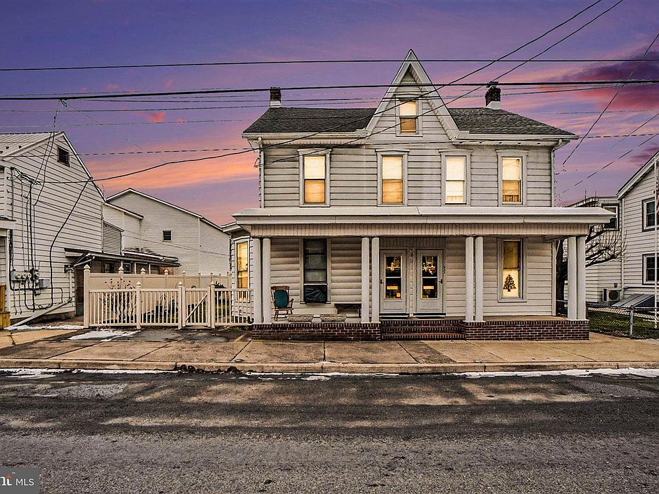 1st image of 534 Main St