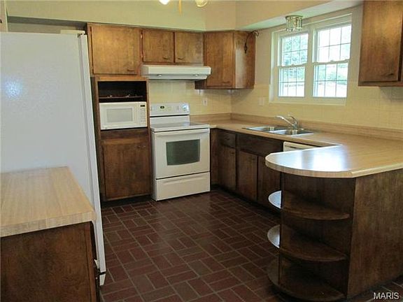 3rd image of 9241 Arban Dr