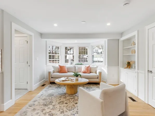 1 Town Way, Winchester, MA 01890