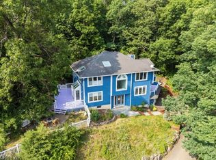 24 Mallard Dr, Hackettstown, NJ 07840