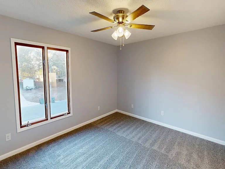 112 Oakland Dr — Photo 13