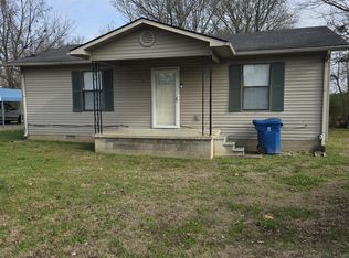 228 SE Front St, Rutherford, TN 38369