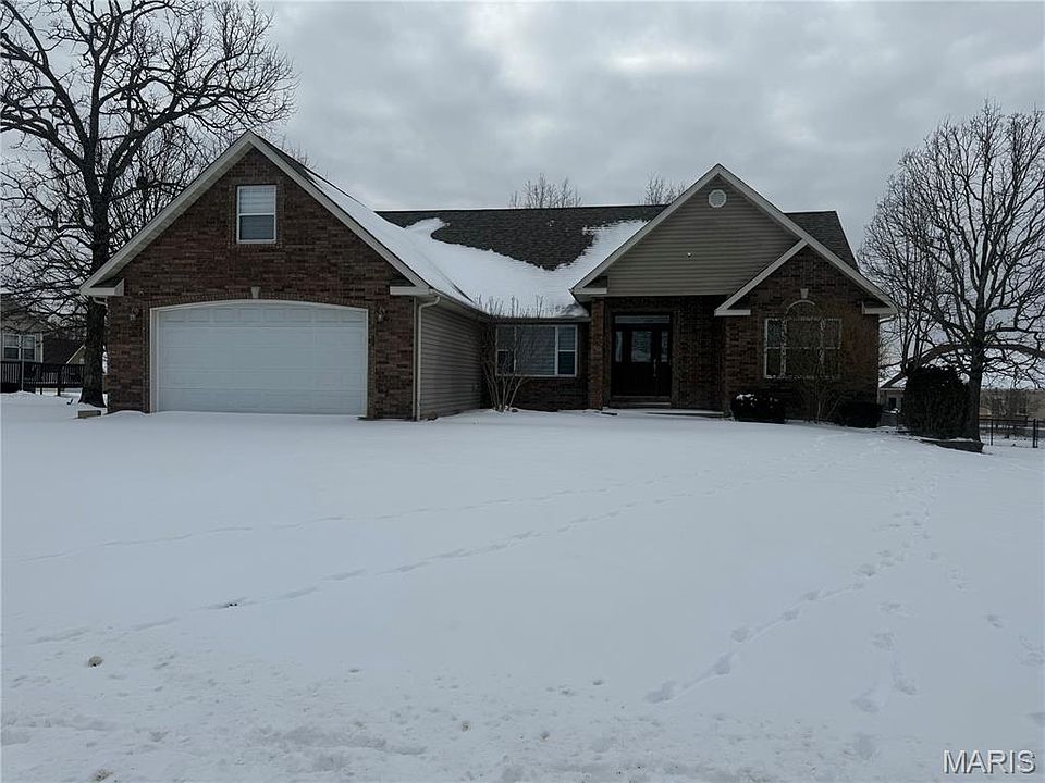 1st image of 102 Oak Ct