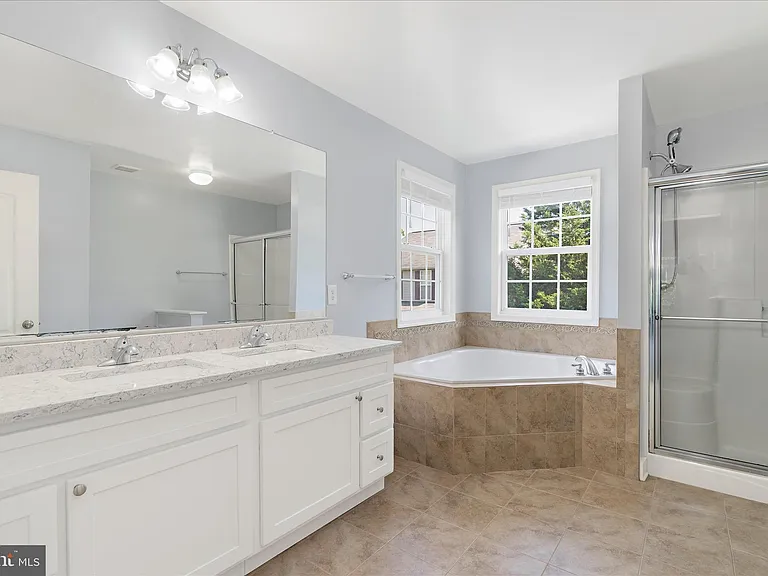 132 Pineview Ave #B — Photo 23