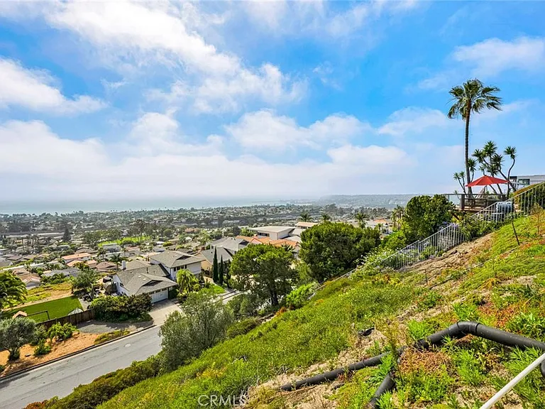 3921 Calle Real — Photo 4