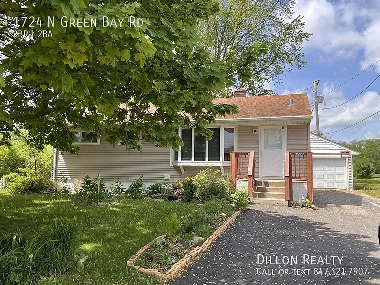 1724 N Green Bay Rd — Photo 22