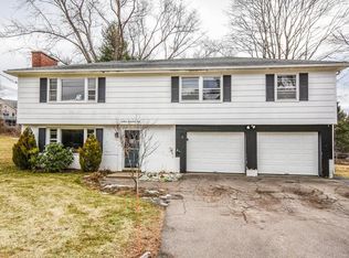 19 Briarwood Rd, Framingham, MA 01701