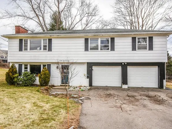 19 Briarwood Rd, Framingham, MA 01701