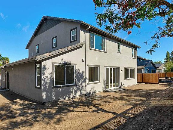 Homesite 5 Back Exterior