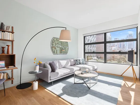 547 W 47th St Room 426, New York, NY 10036