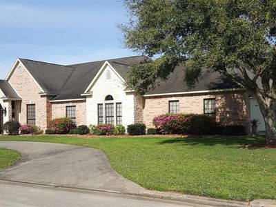 422 N Amherst Dr, West Columbia, TX, 77486