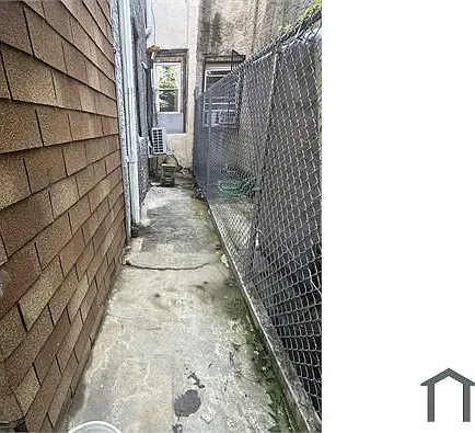 2250 N Howard St — Photo 16