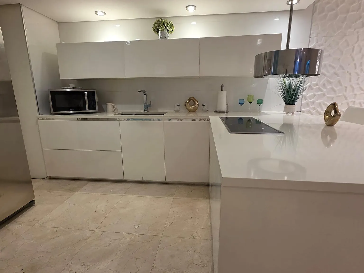 2 bed, 1600 sqft, $4,500 — Photo 2