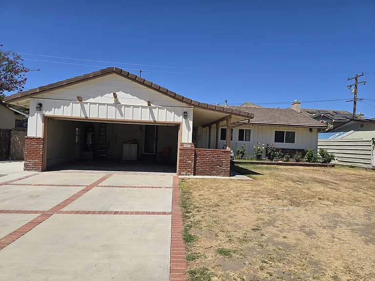 9351 Maureen Dr — Photo 3