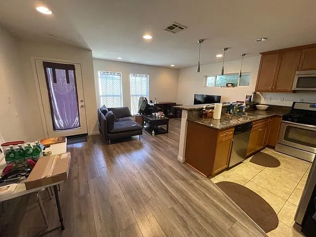 13707 S Budlong Ave #114 — Photo 5