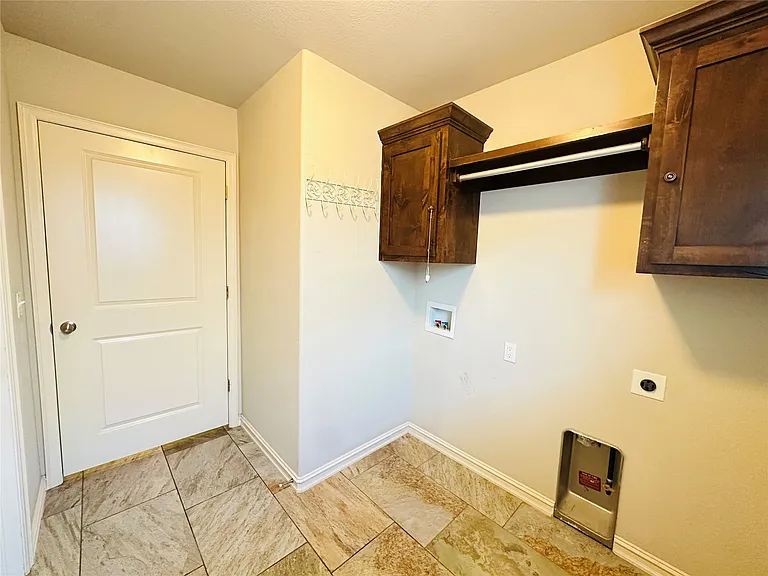 8111 N 75th East Ave — Photo 40