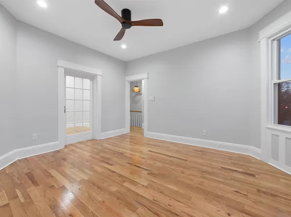 133 Sherman Place image 3 of 13