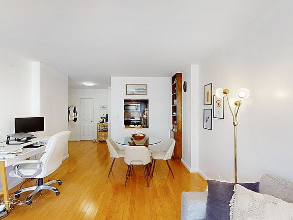 3rd image of 311 E 71st St APT 6C