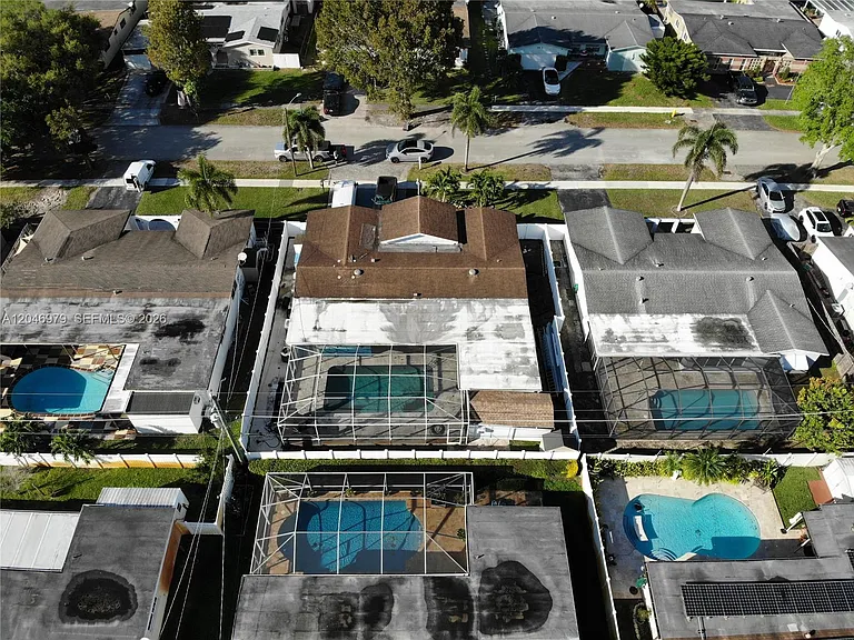 9240 SW 54th St — Photo 39