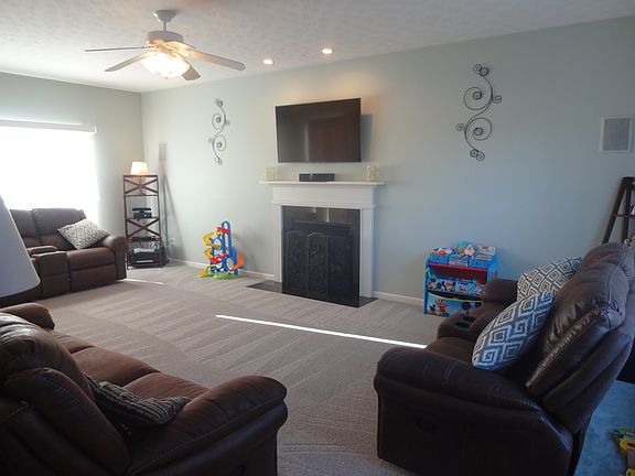 3rd image of 13 W Ham Cir