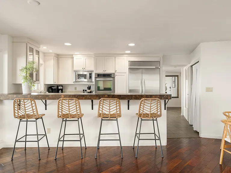 2165 Balboa Ave — Photo 6