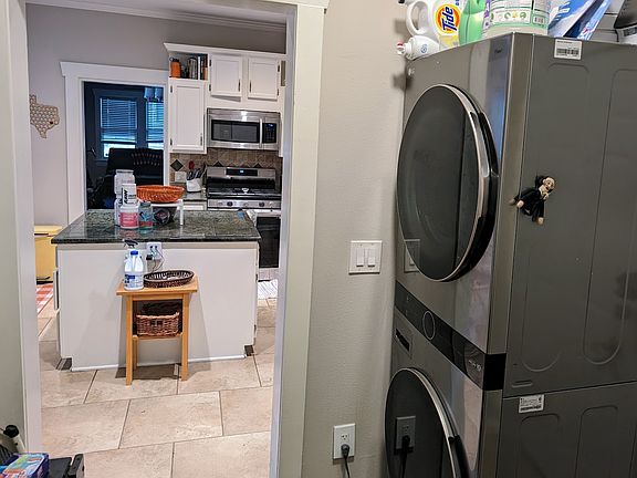 4th image of 4124 Woodleigh St #1