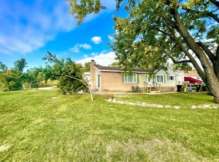 27044 W Sunset Ave, Antioch, IL 60002