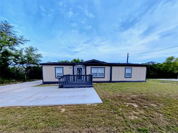 1315 Phoenix Ct, Granbury, TX 76048