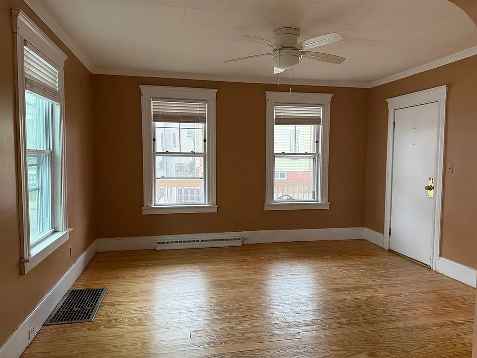 10 Wentworth St #1
