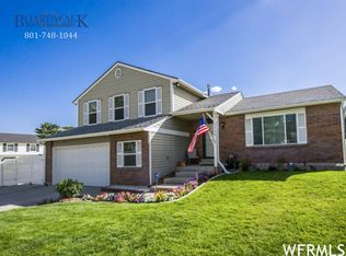 1252 E Cedar Ridge Rd, Sandy, UT 84094