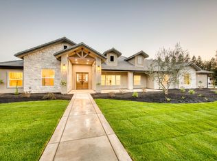 35242 Mustang Ln, Madera, CA 93636