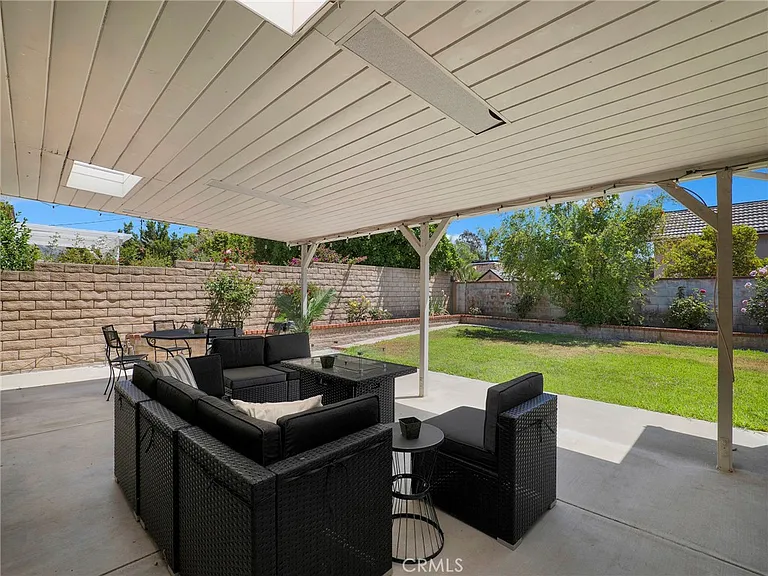 10018 Cozycroft Ave — Photo 27