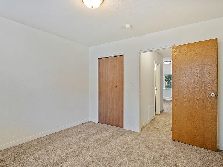 1457 Burke Ave NE — Photo 17