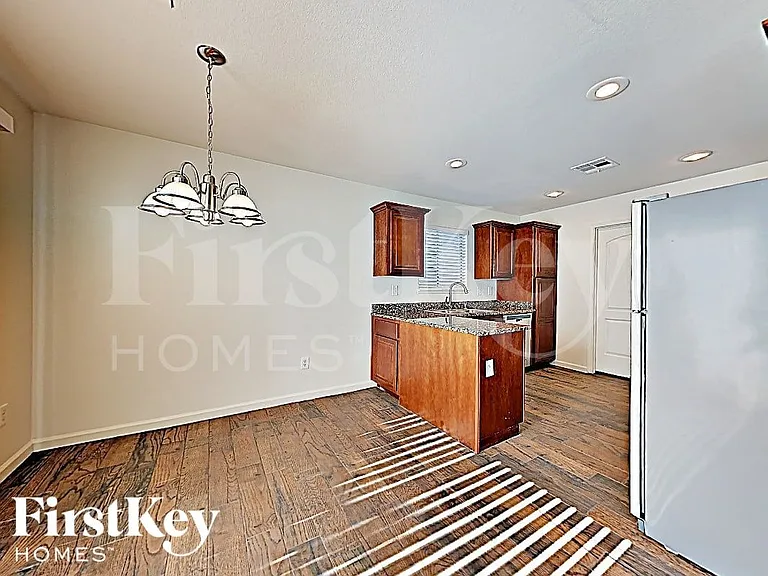 2045 Houdini St — Photo 7