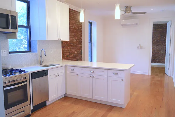 Rented by Avenue Sotheby's International Realty | media 12