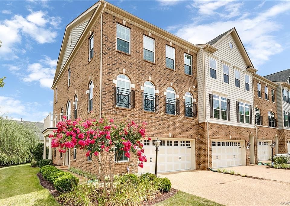 1st image of 407 Siena Ln
