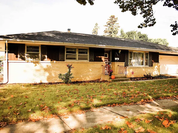 2205 Wyoming Dr, Rockford, IL 61108