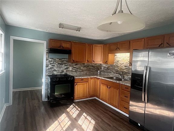 3rd image of 201 Grogan Rd NE