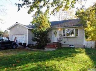 11 King St, Kings Park, NY 11754