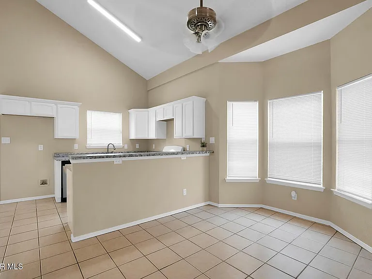 2304 Tierra Blanda Dr — Photo 5