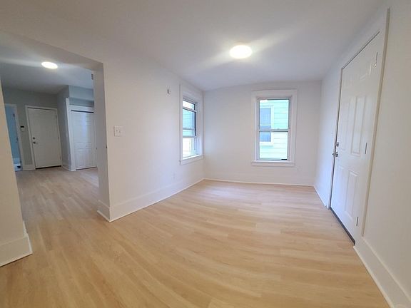 3rd image of 148 Florence St