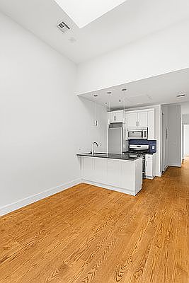 1st image of 510 Fairview Ave #2A