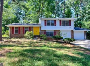 4427 Huntshire Dr, Stone Mountain, GA