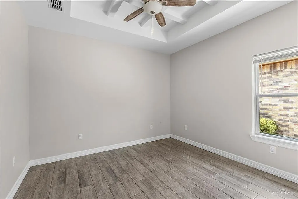 3 bed, 2.0 bath, 1000 sqft, $1,100 — Photo 3