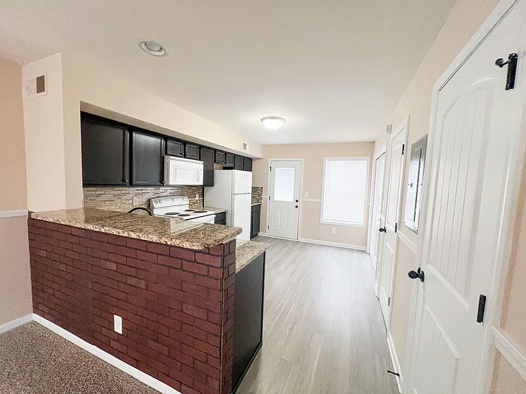 2264 McCormick Ln #B — Photo 4