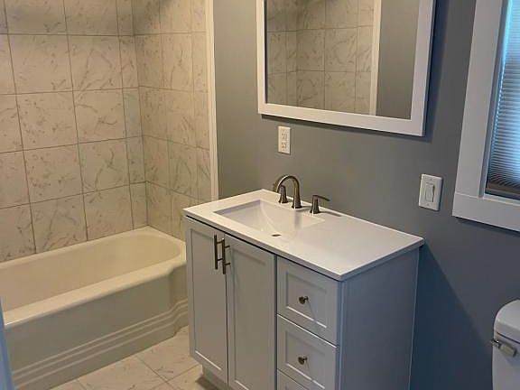 5th image of 3216 Mayfield Dr Unit 4
